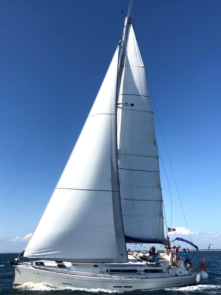 voilier-stage-de-voile-la-rochelle